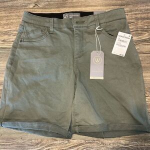 Wit & Wisdom Green Women's Shorts
